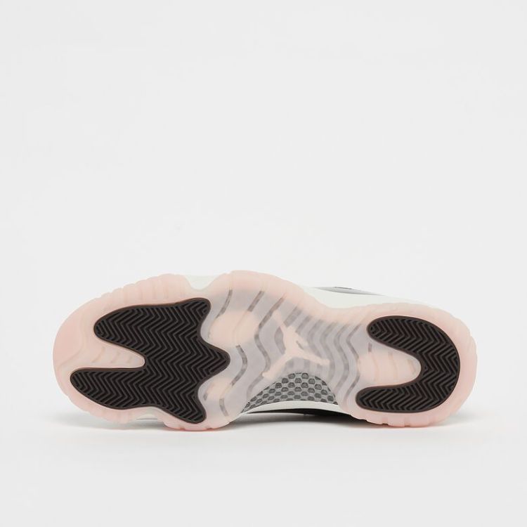 WMNS Air Jordan 11 Retro