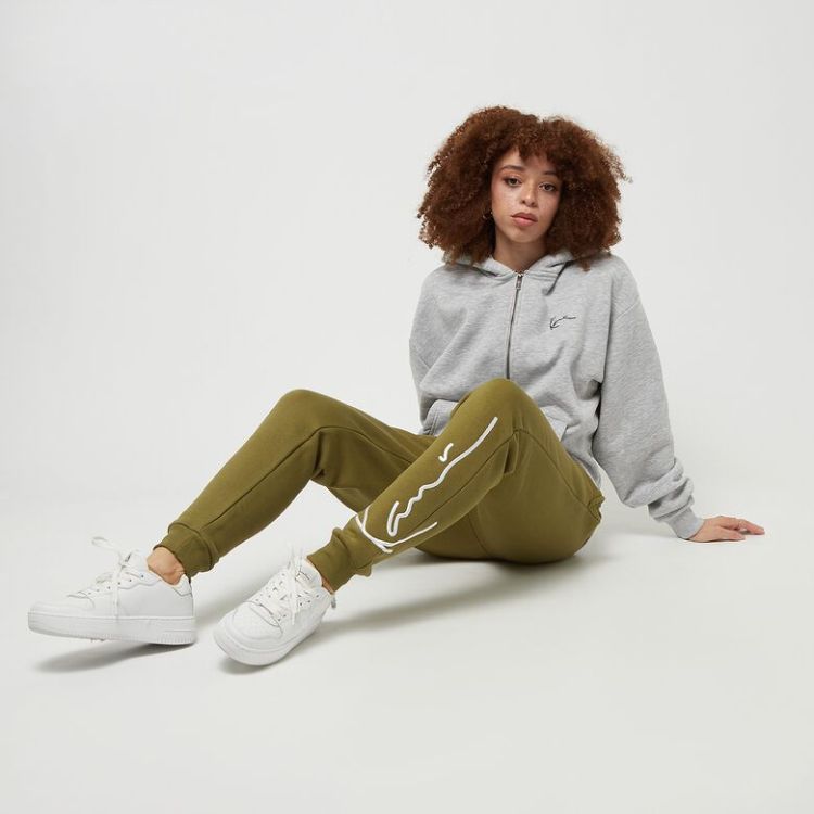 Chest Signature Essential Zip Hoodie