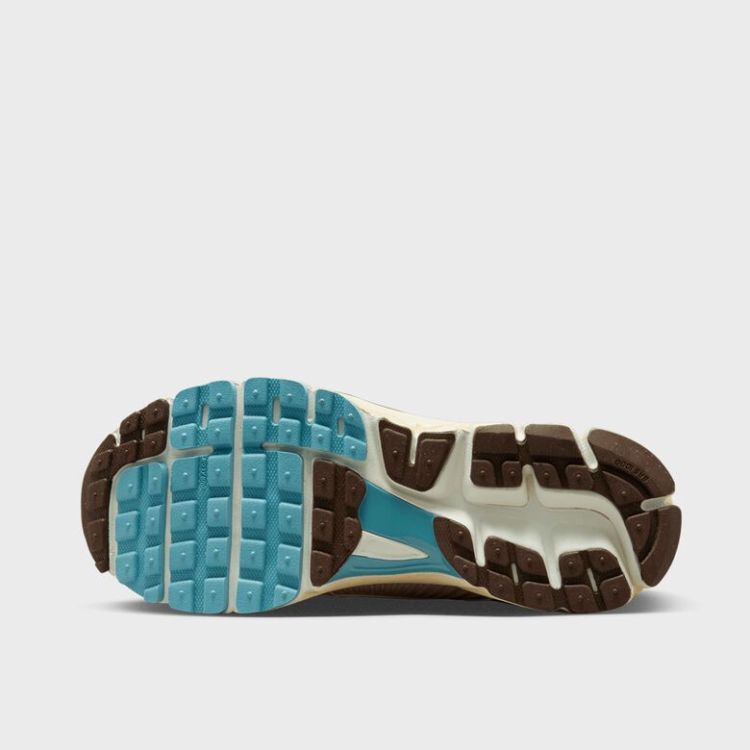 WMNS Zoom Vomero 5