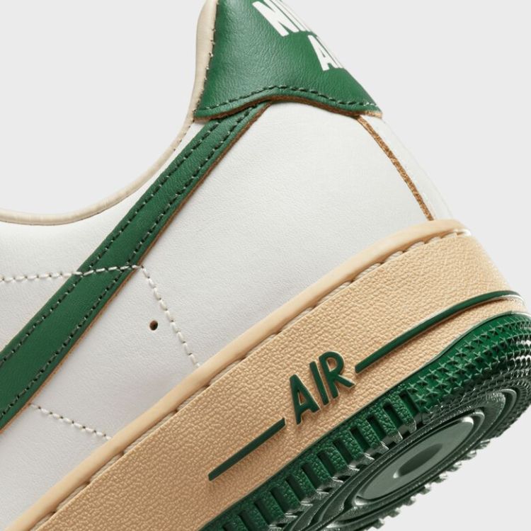 WMNS Air Force 1 '07 LV8