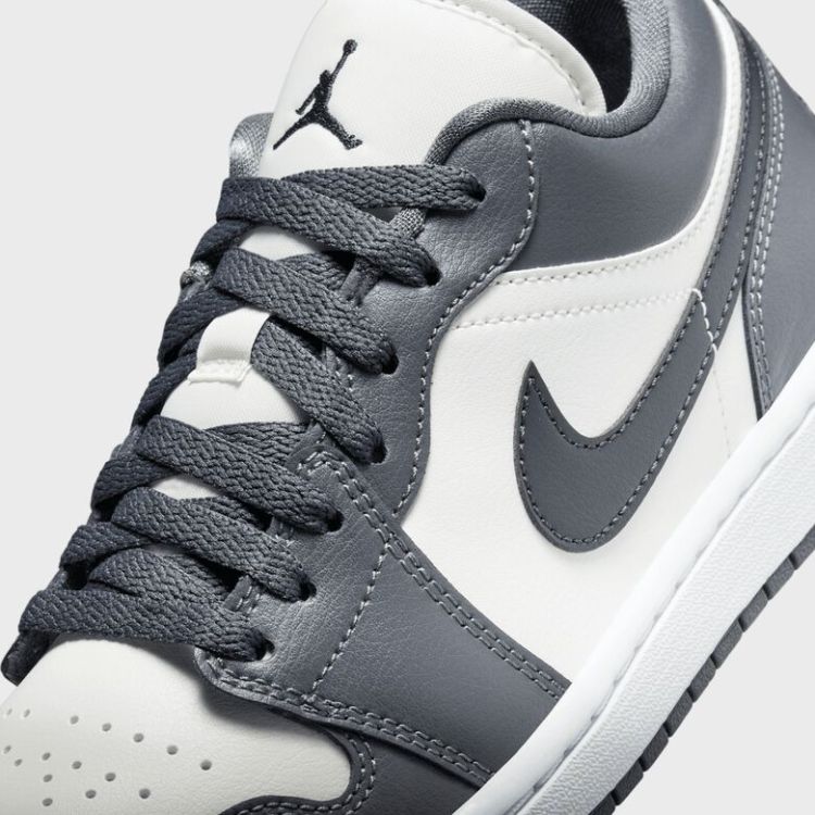 WMNS Air Jordan 1 Low