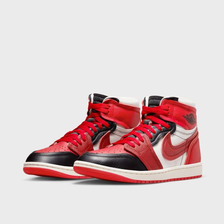 WMNS Air Jordan 1 MM High