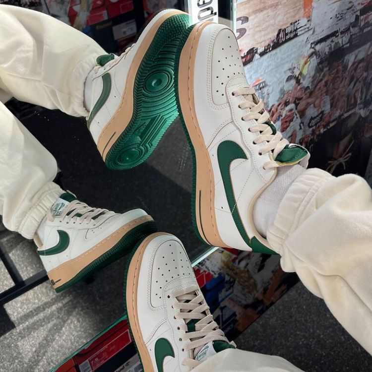 WMNS Air Force 1 '07 LV8