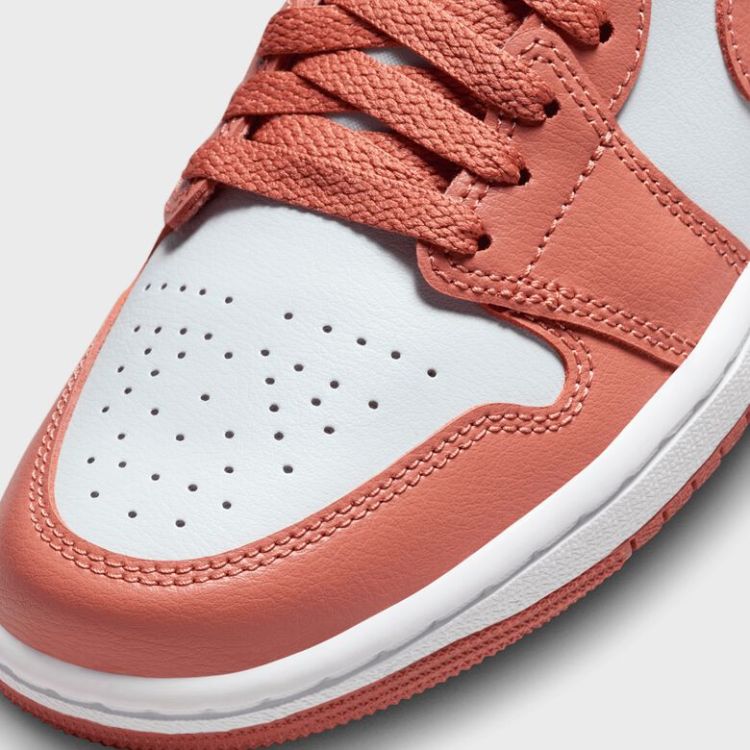 WMNS Air Jordan 1 Low