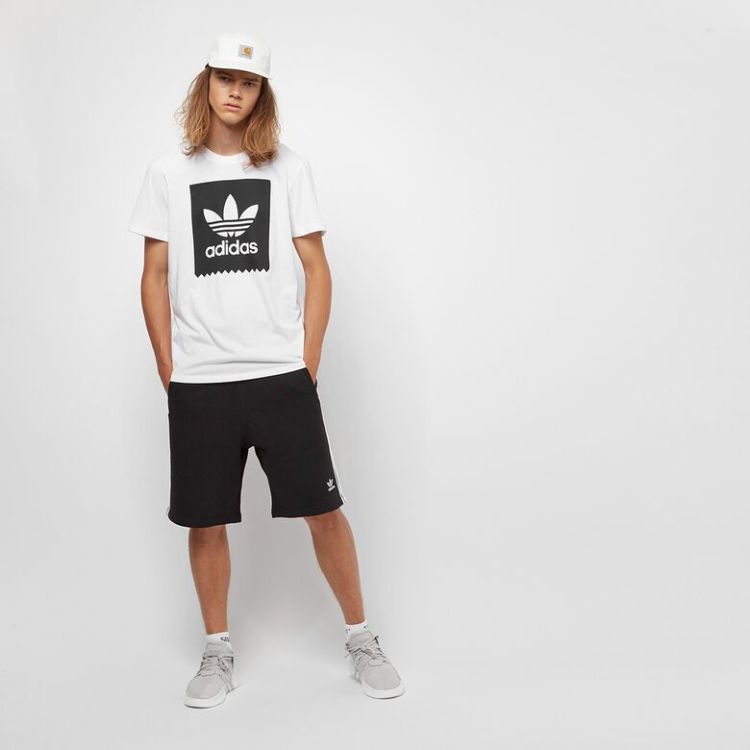 Short adicolor 3-Stripes