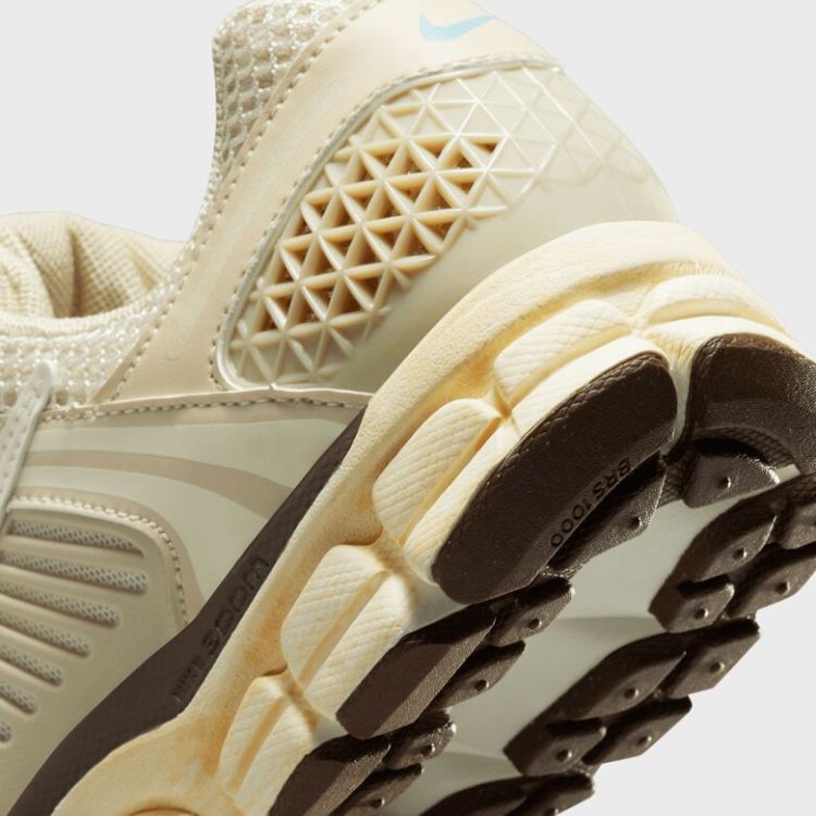 WMNS Zoom Vomero 5