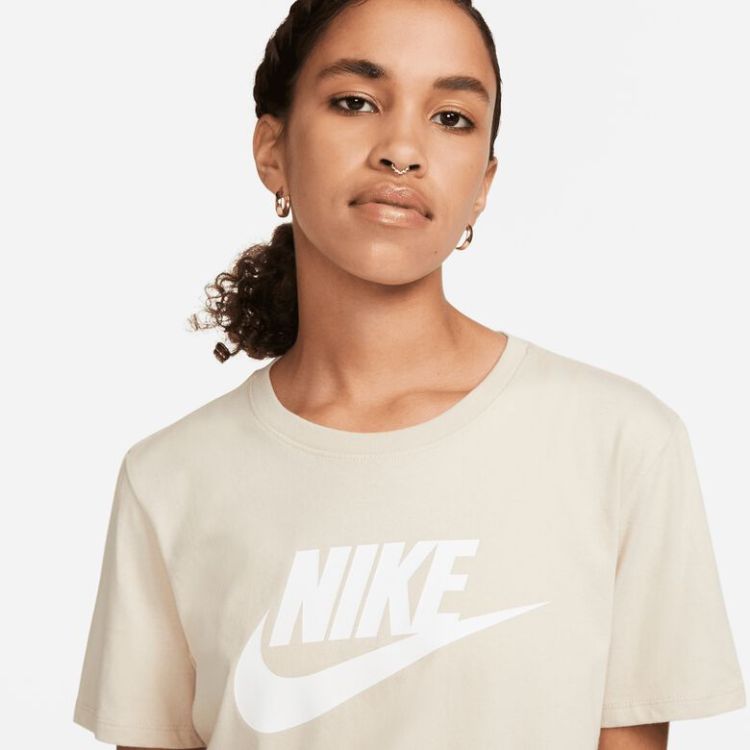 Sportswear Essentials Logo T-Shirt