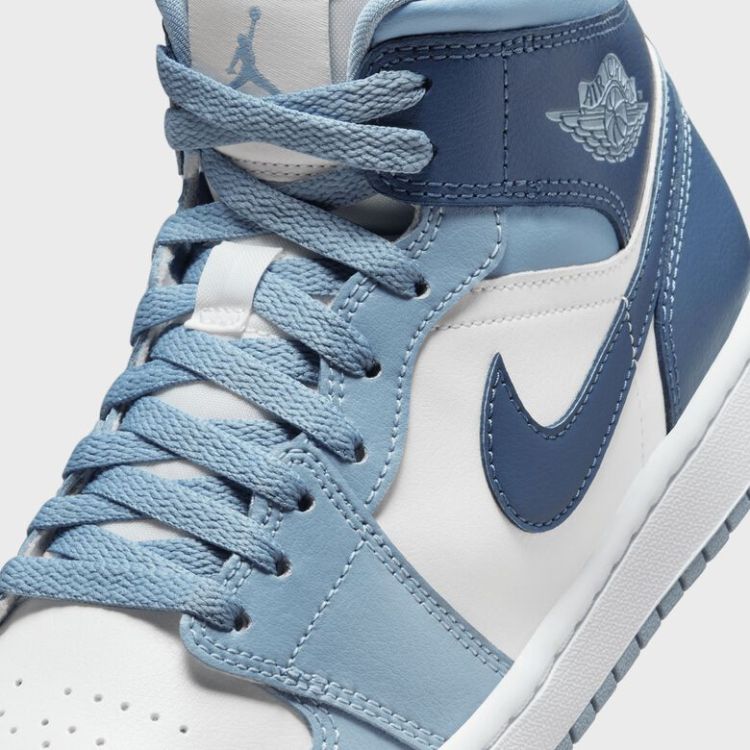 WMNS Air Jordan 1 Mid