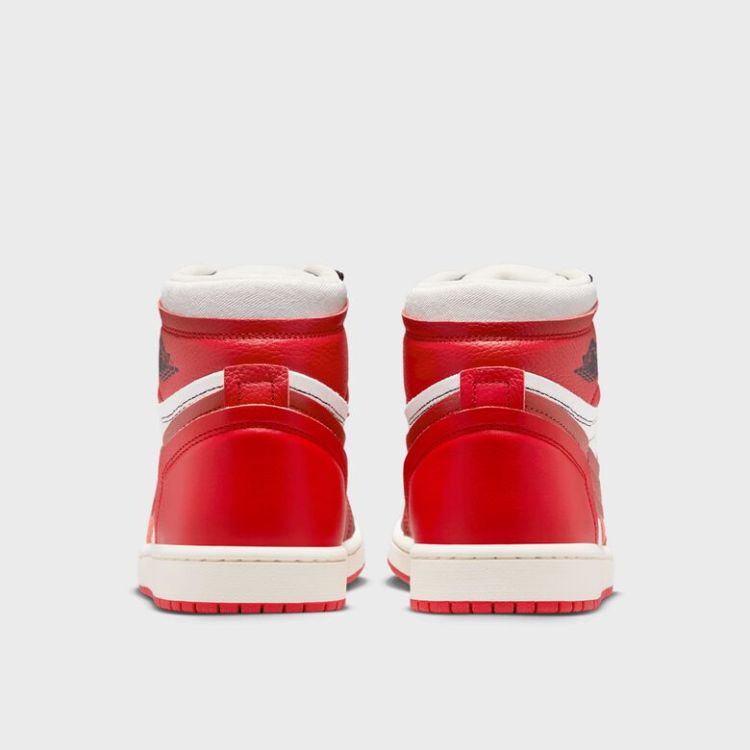 WMNS Air Jordan 1 MM High