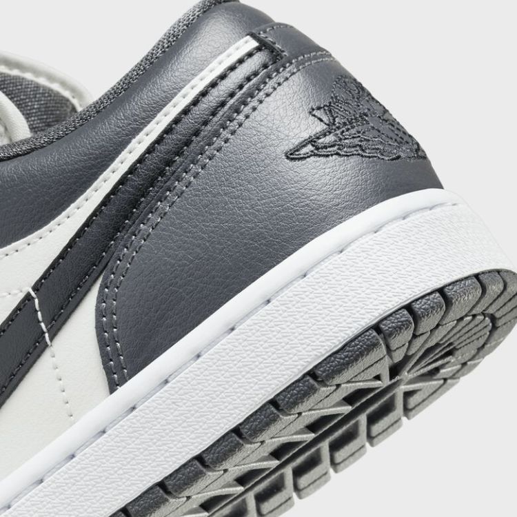 WMNS Air Jordan 1 Low
